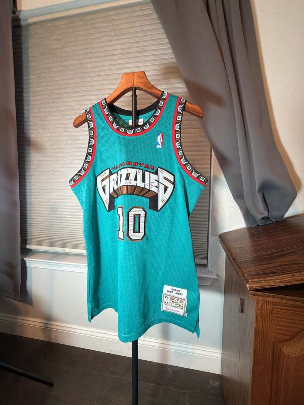 Mitchell And Ness Vancouver Grizzlies Mike Bibby 10 Size M Jersey